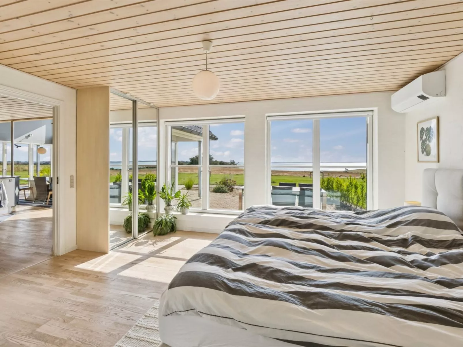 "Fridhild" - 150m to the fjord-Binnen