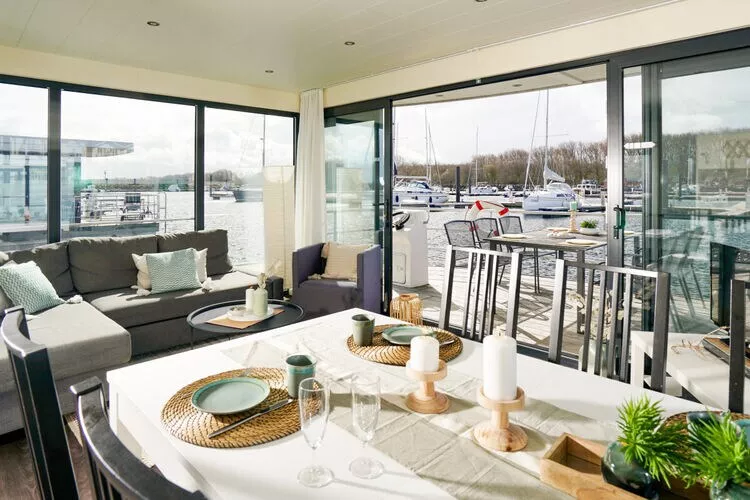 Hausboot Family & Friends LP 3 / 1-2 Personen-Eetkamer
