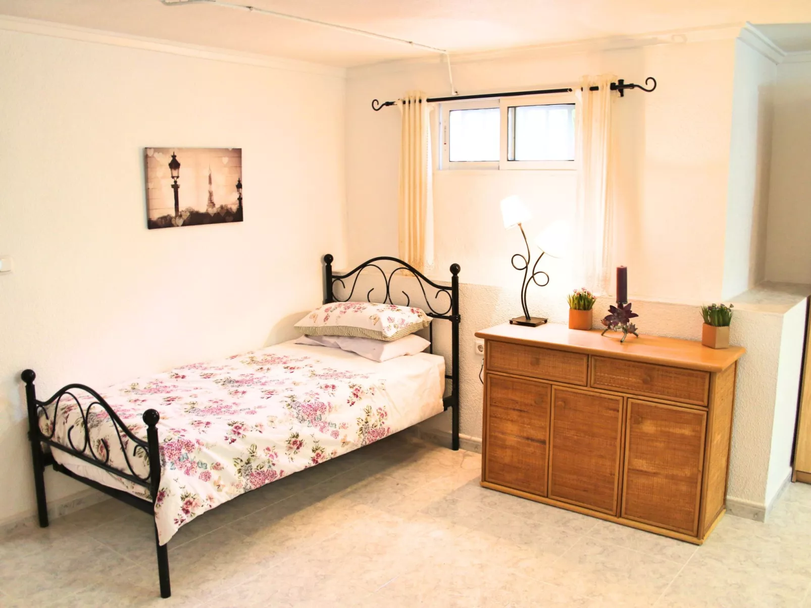 "Casa Caprichosa"-Image-tags.info