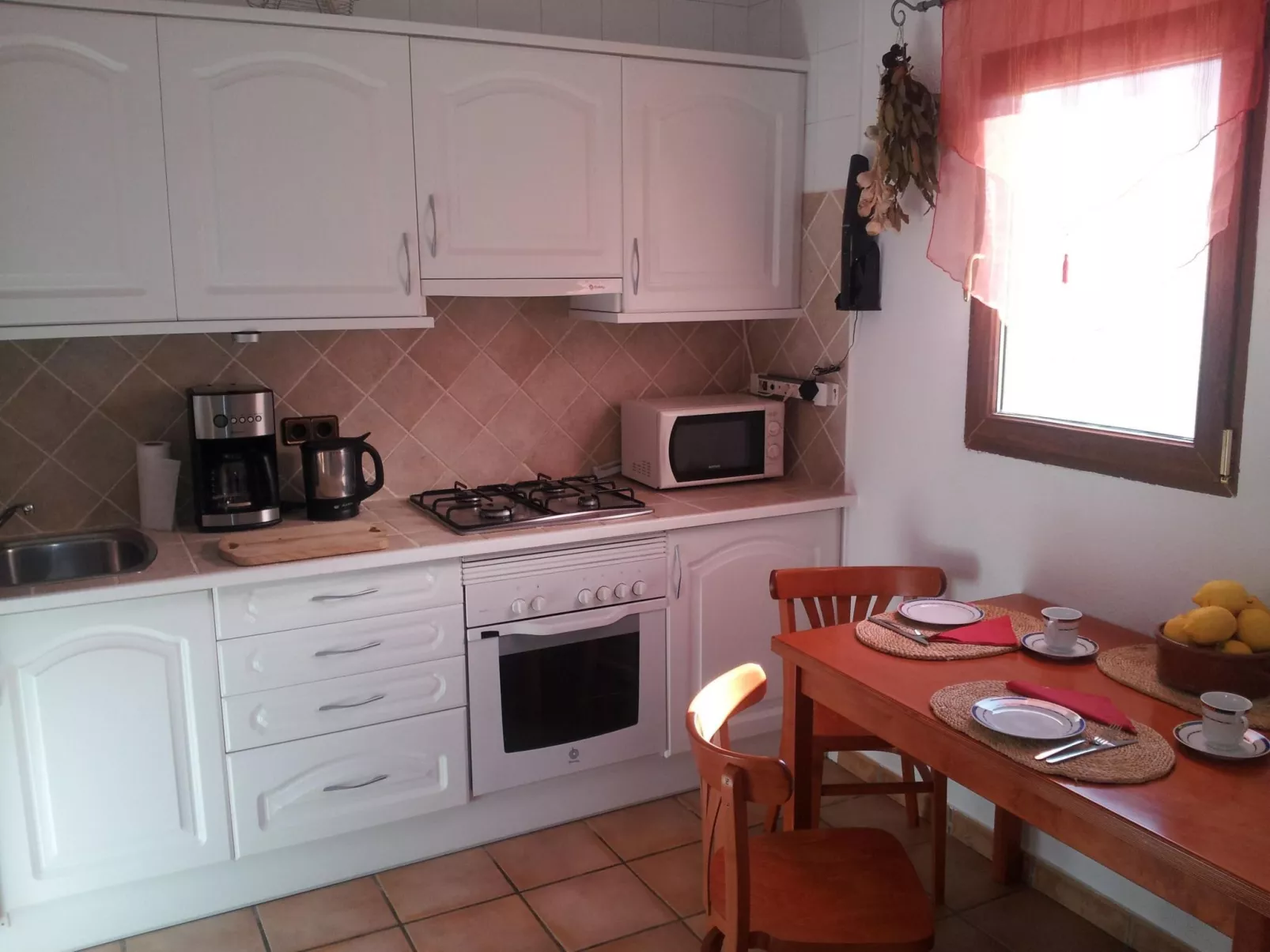 Kleines Landhaus in schöner Umgebung-Binnen