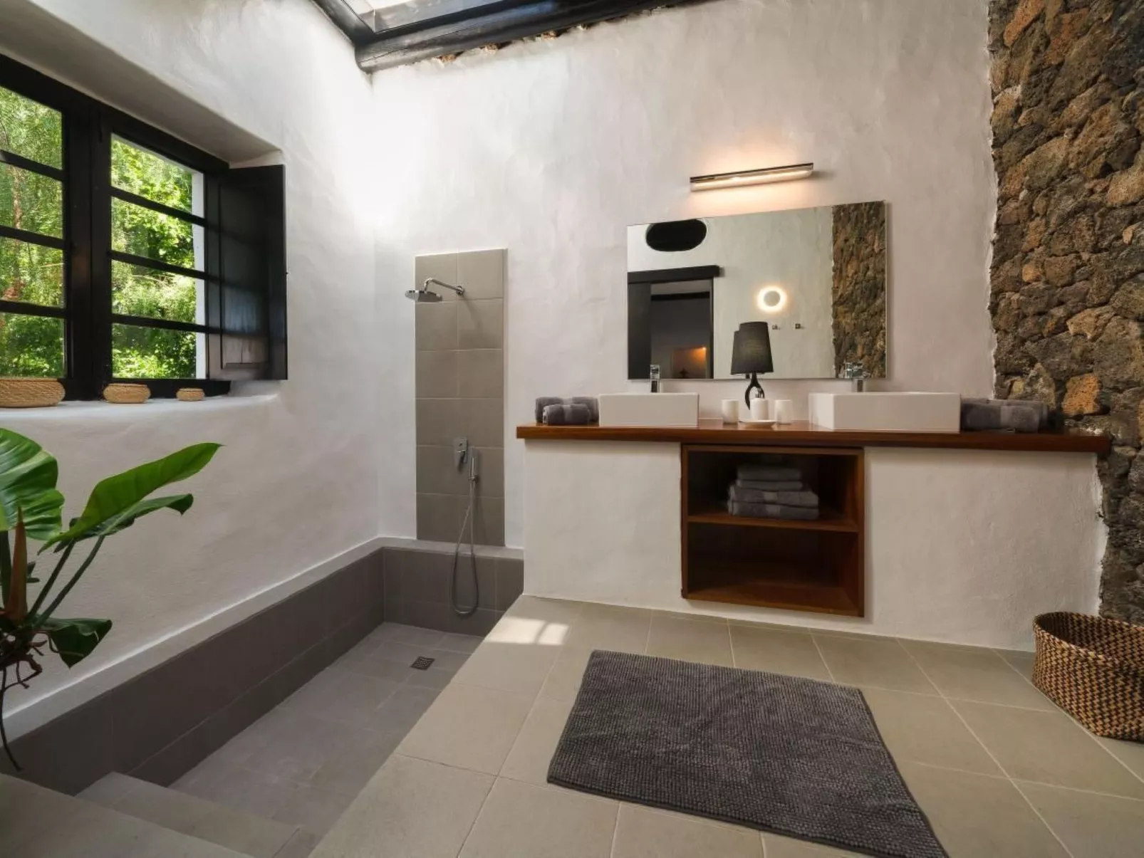 Bauernhaus mit großem Garten und beheiztem Pool-Binnen