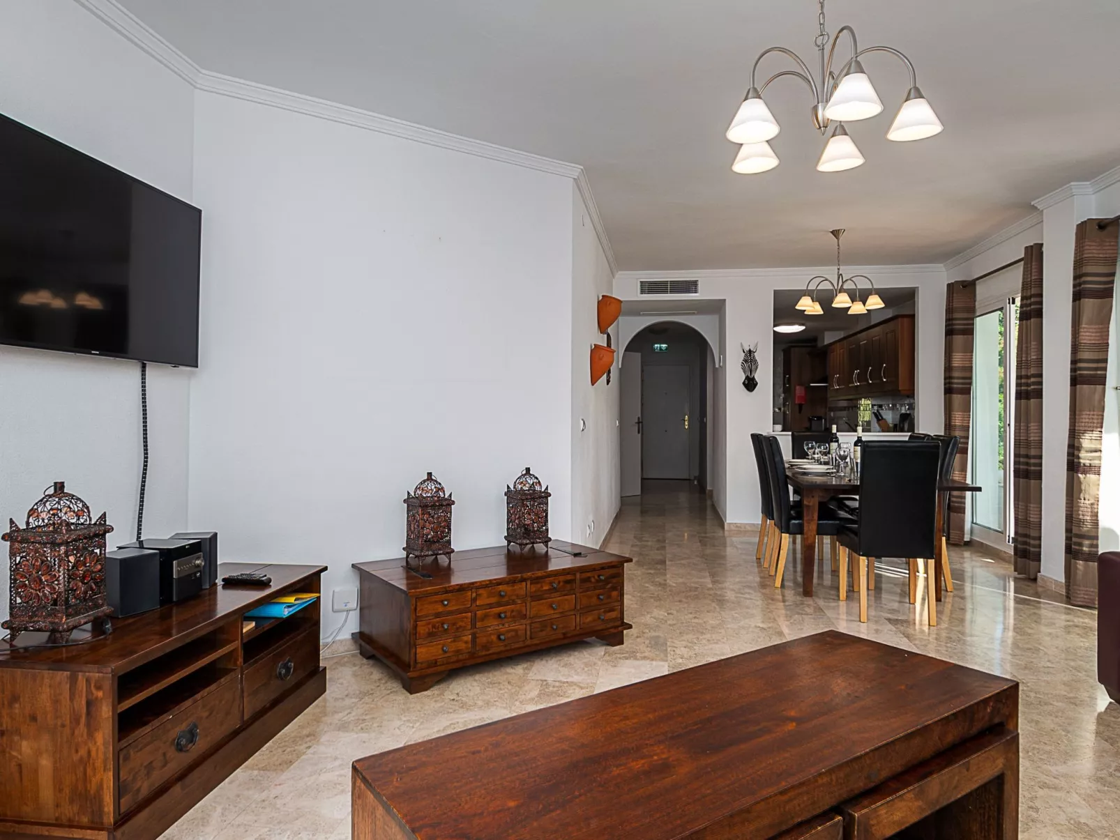 Appartement mit Terrasse-Binnen