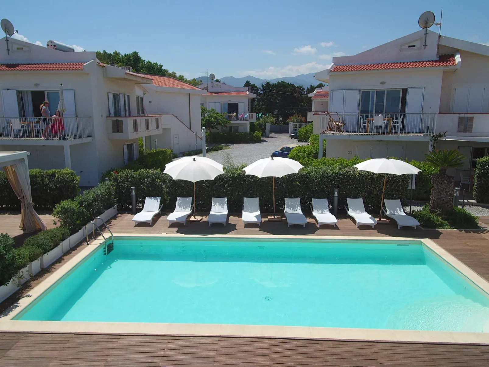 Wohnung mit Grill, Terrasse und Pool-Image-tags.info