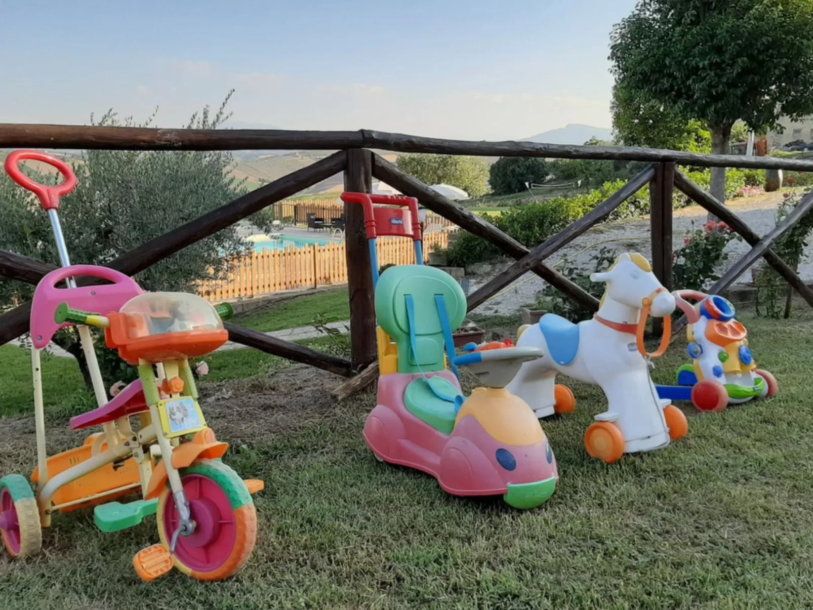 Villa mit atemberaubender Aussicht und privatem Pool-Buiten