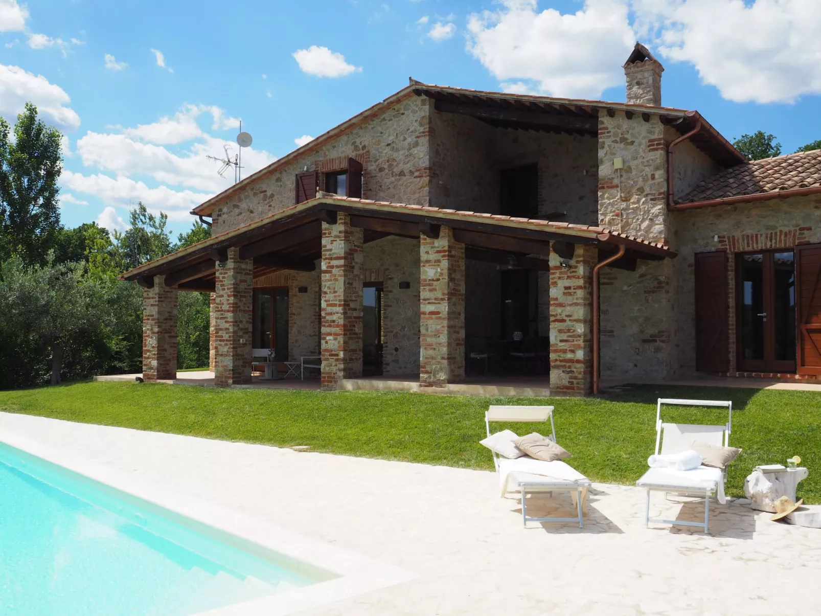 Casale Civitella mit Infinity-Pool-Buiten