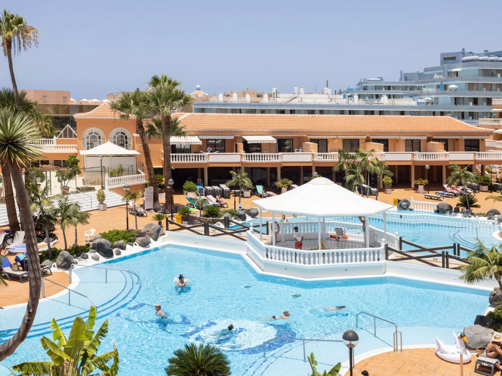 Exklusives Attic mit atemberaubendem Meerblick-Buiten