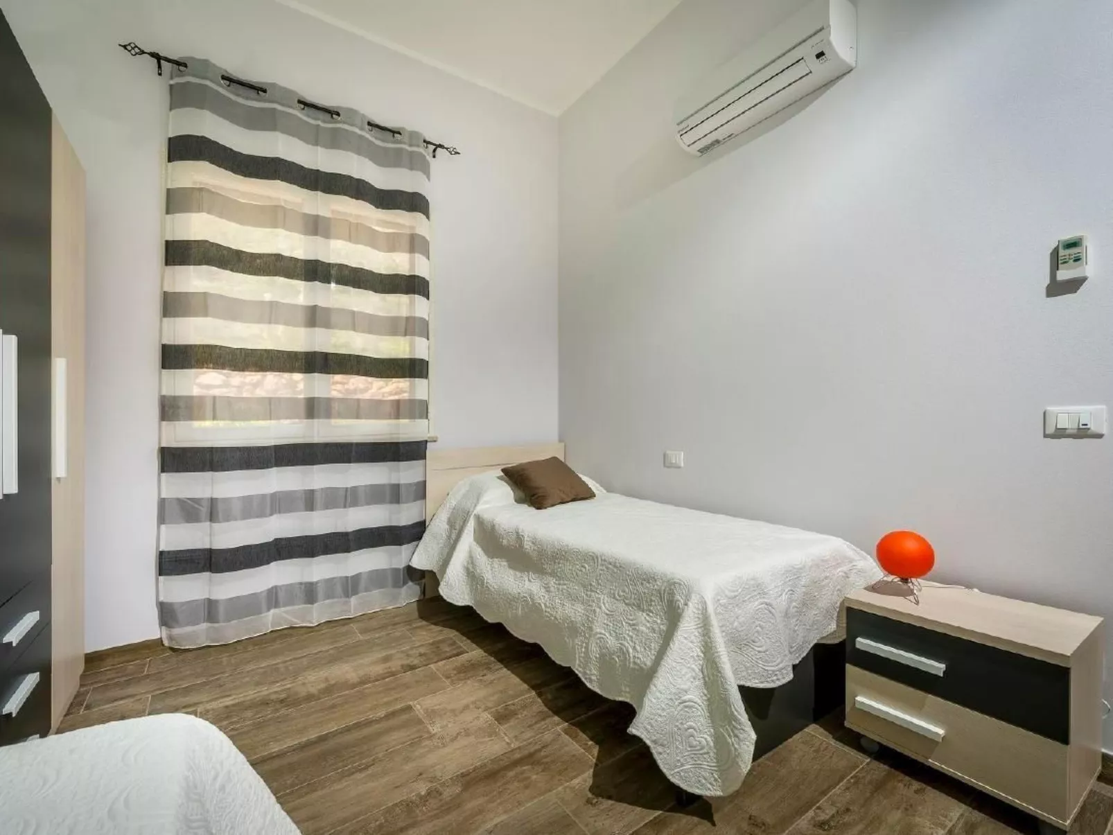 "Mare e Monti" mit eigenem Pool-Binnen