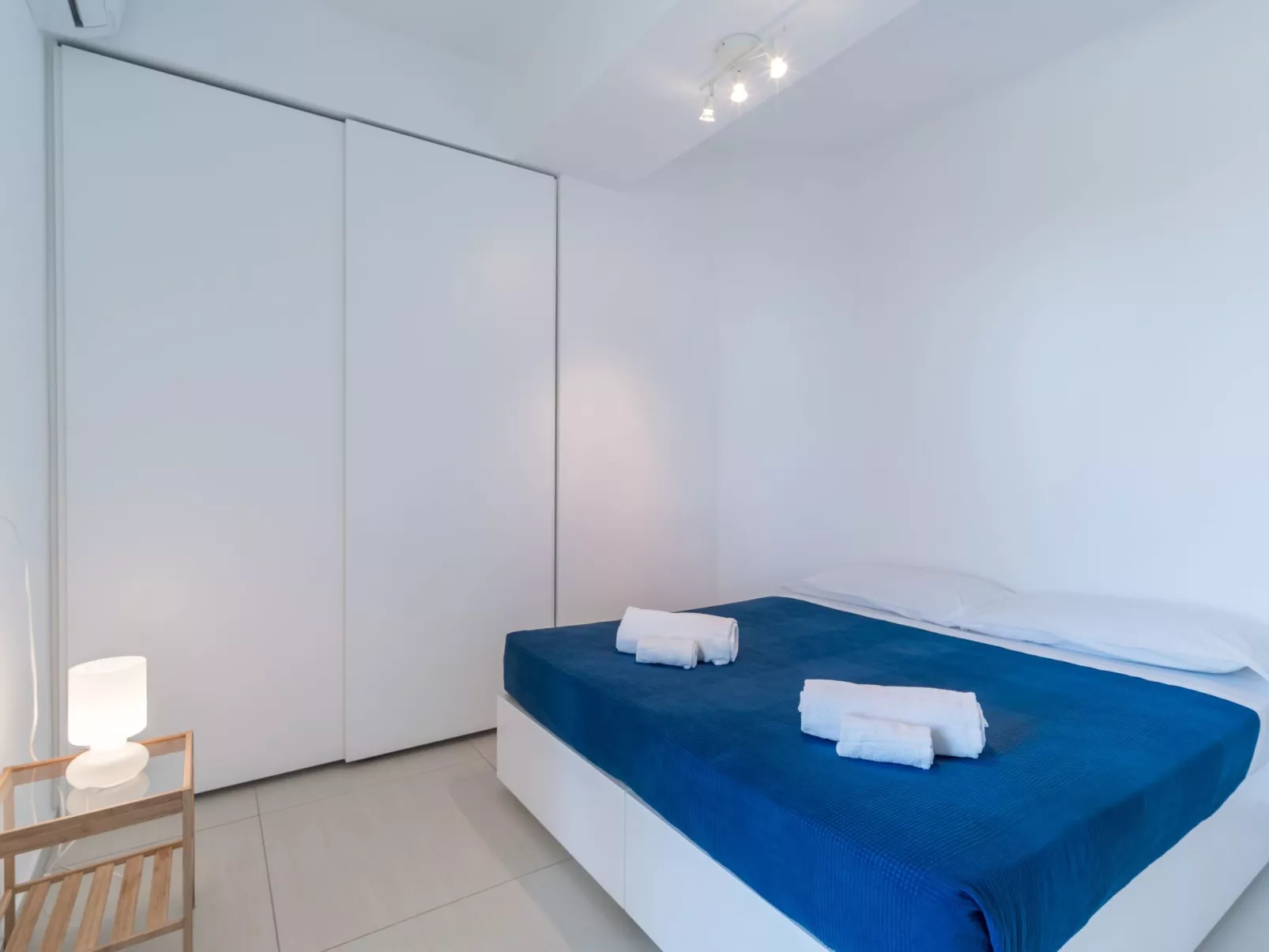 Appartamento con 3 camere da letto-Image-tags.info