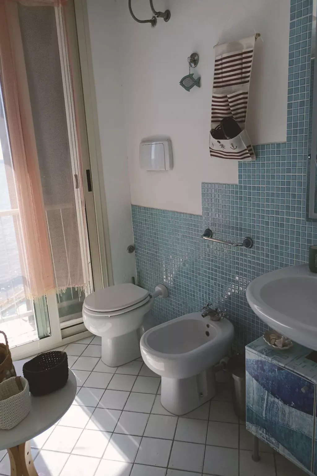 Villa auf einer natürlichen Klippe mit Blick auf das Meer, nur wenige Schritte-Image-tags.info