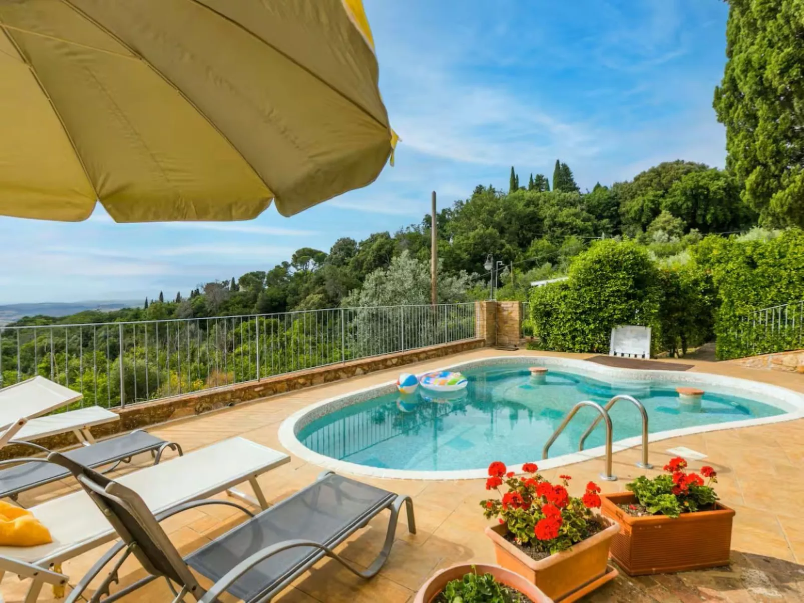 Vier-Zimmer-Wohnung 3 Bäder mit Schwimmbad zur alleinigen Nutzung-Image-tags.info