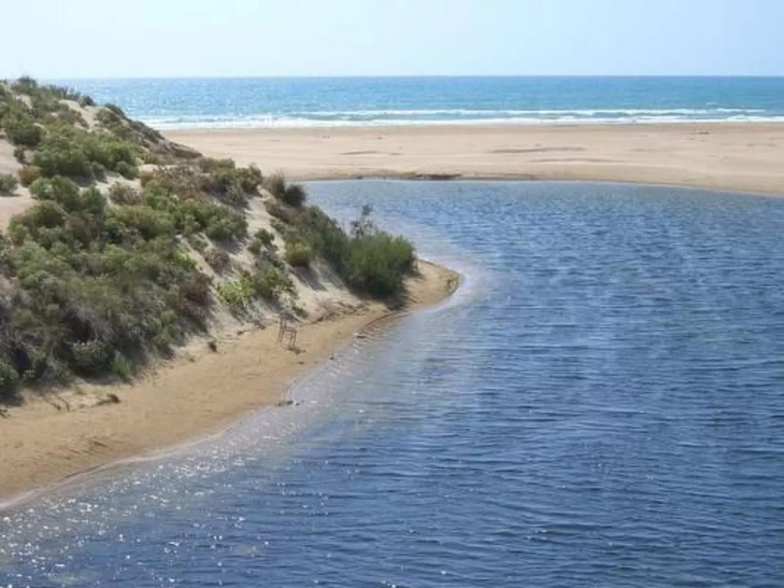 Schöner zentraler Bungalow direkt am Sandstrand auf Sizilien-Buiten