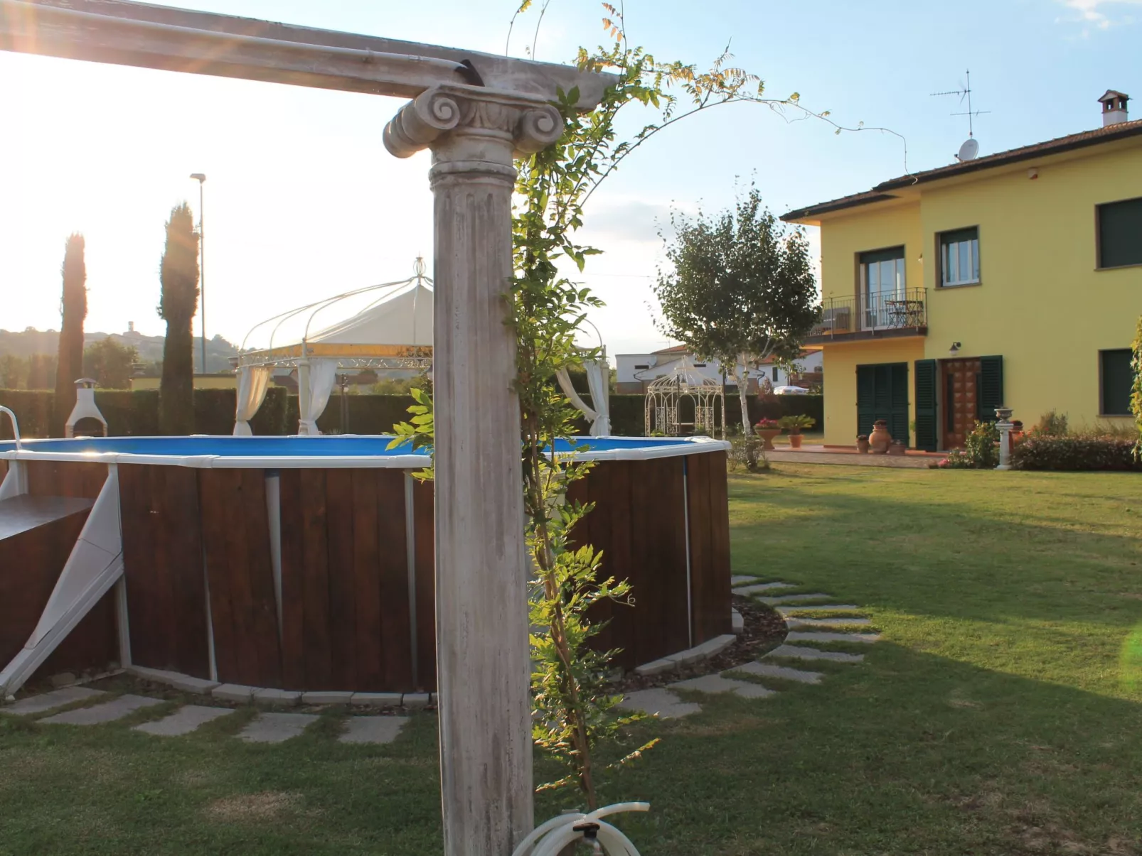 La Valinfiore Luxuswohnung mit Pool-Buiten