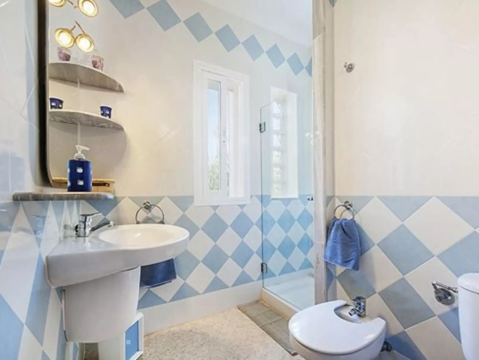 Villa "Estel" mit eigenem Schwimmbad-Image-tags.info