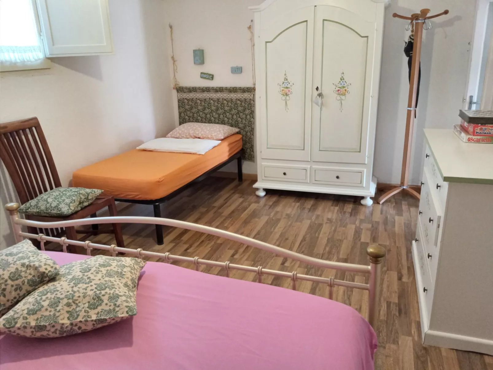 Rustikale Villa mit Steinpool-Image-tags.info