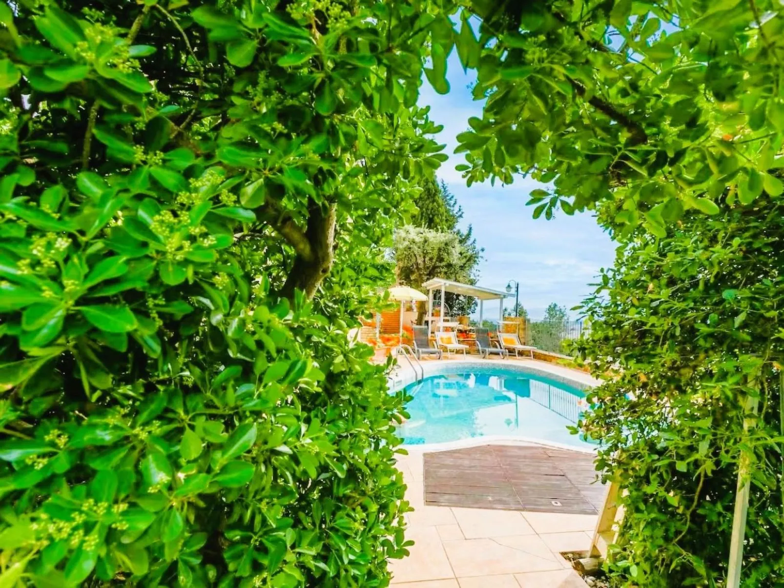 Zweizimmerwohnung mit Schwimmbad und Garten zur alleinigen Nutzung-Image-tags.info