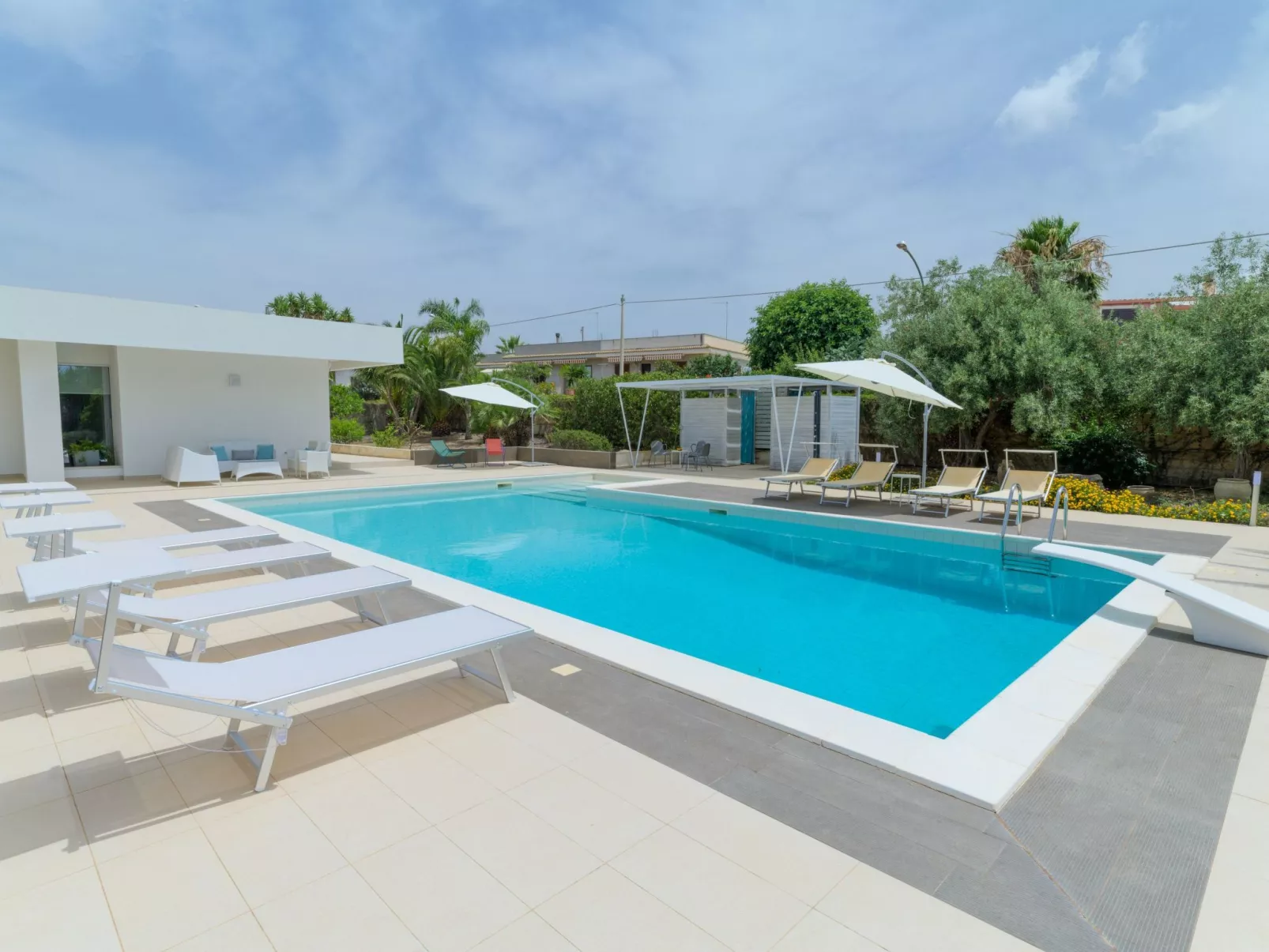 Thalìa, Villa mit Pool in Meeresnähe-Buiten