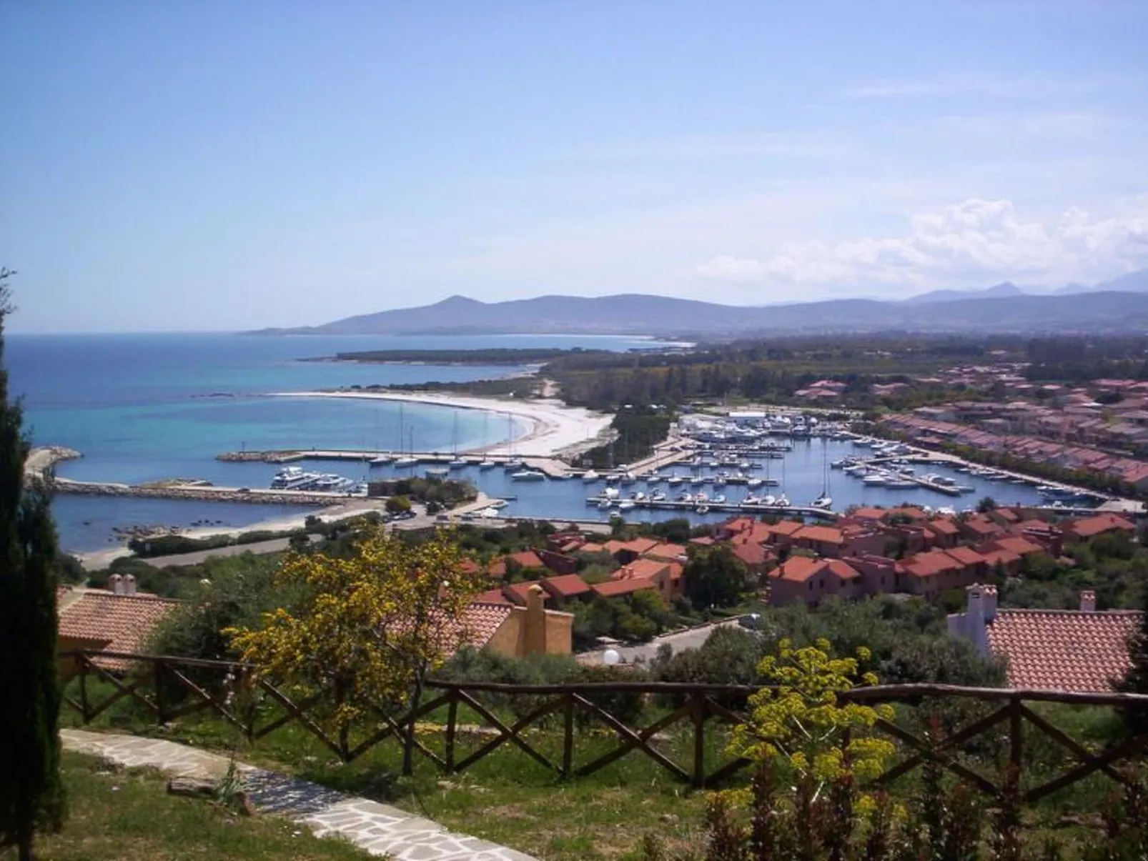 Haus Le Rose-Image-tags.info