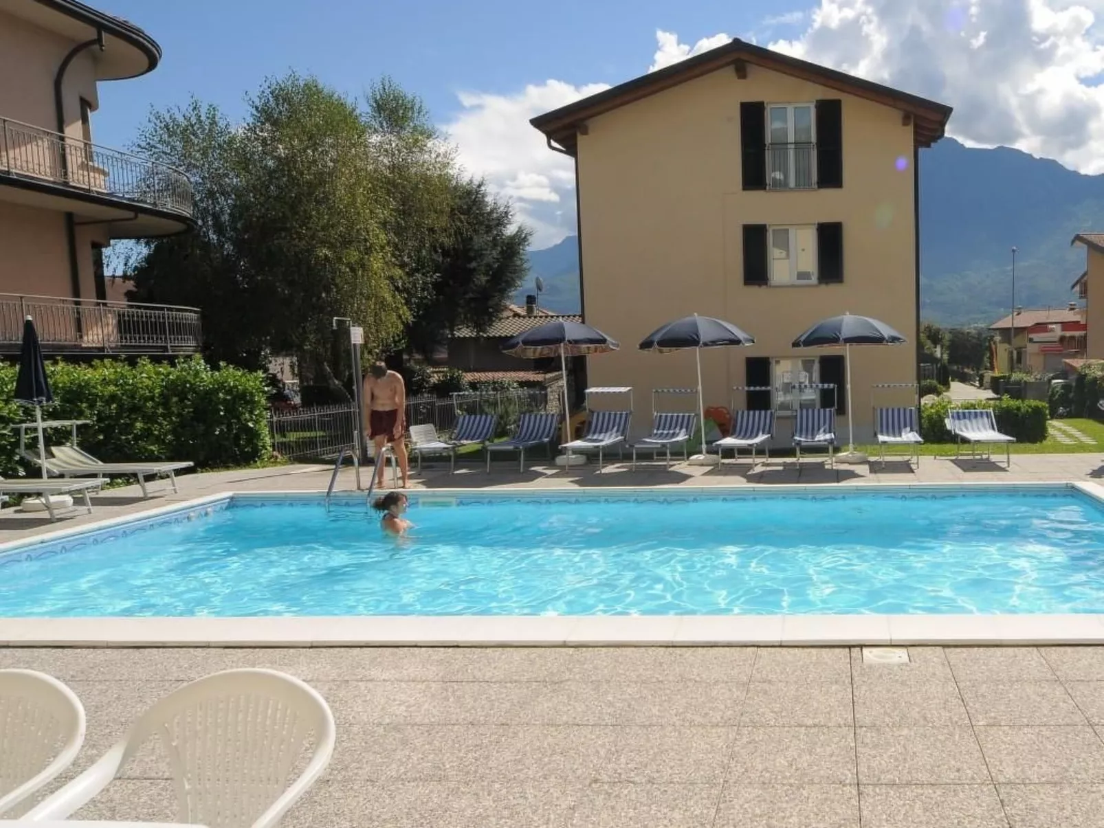 Dachgeschosswohnung am See für 6 Personen-Buiten