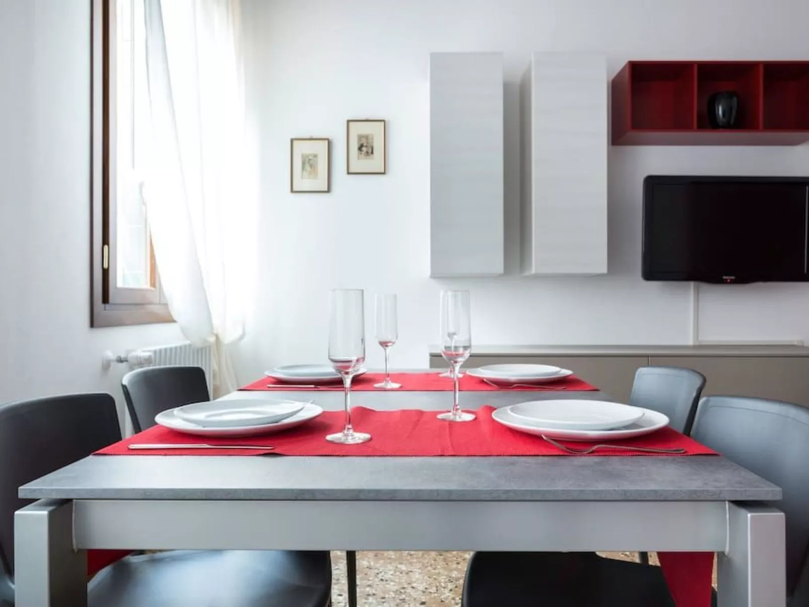 Wohnung mit Waschmaschine und Geschirrspüler-Binnen