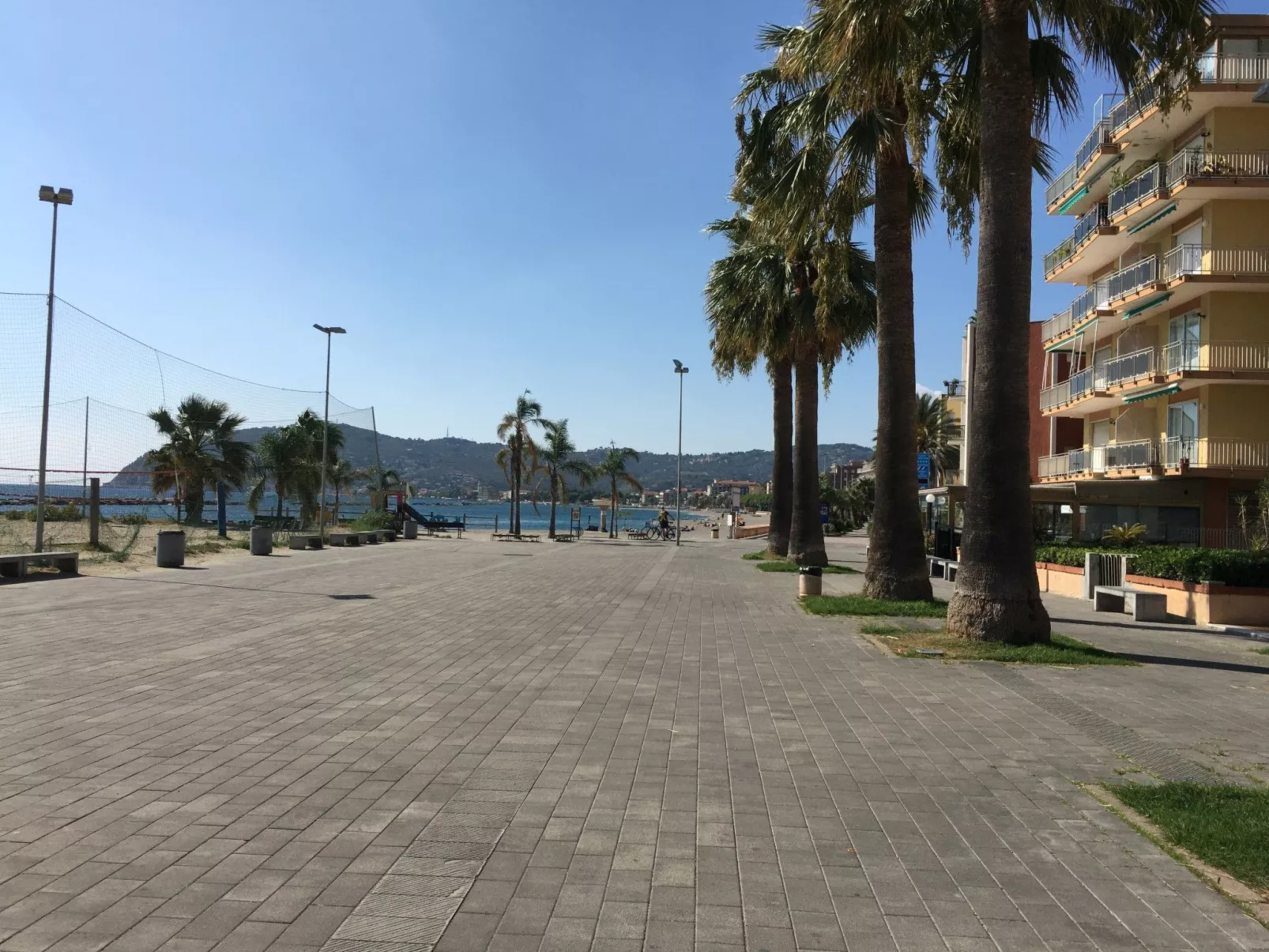 Angenehme Wohnung in San Bartolomeo Al Mare-Buiten