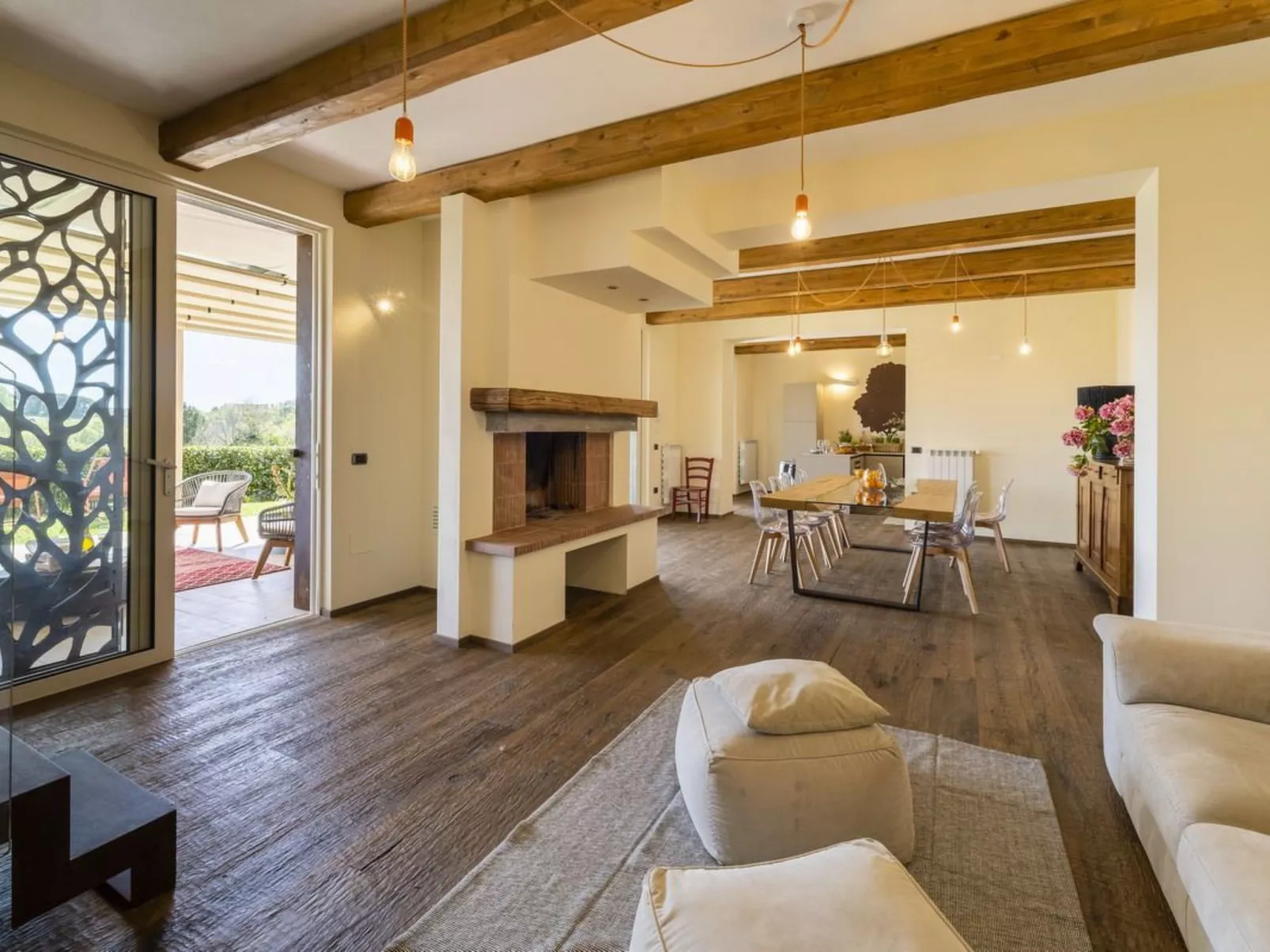 Wunderschöne Villa mit privatem Pool und Whirlpool-Binnen