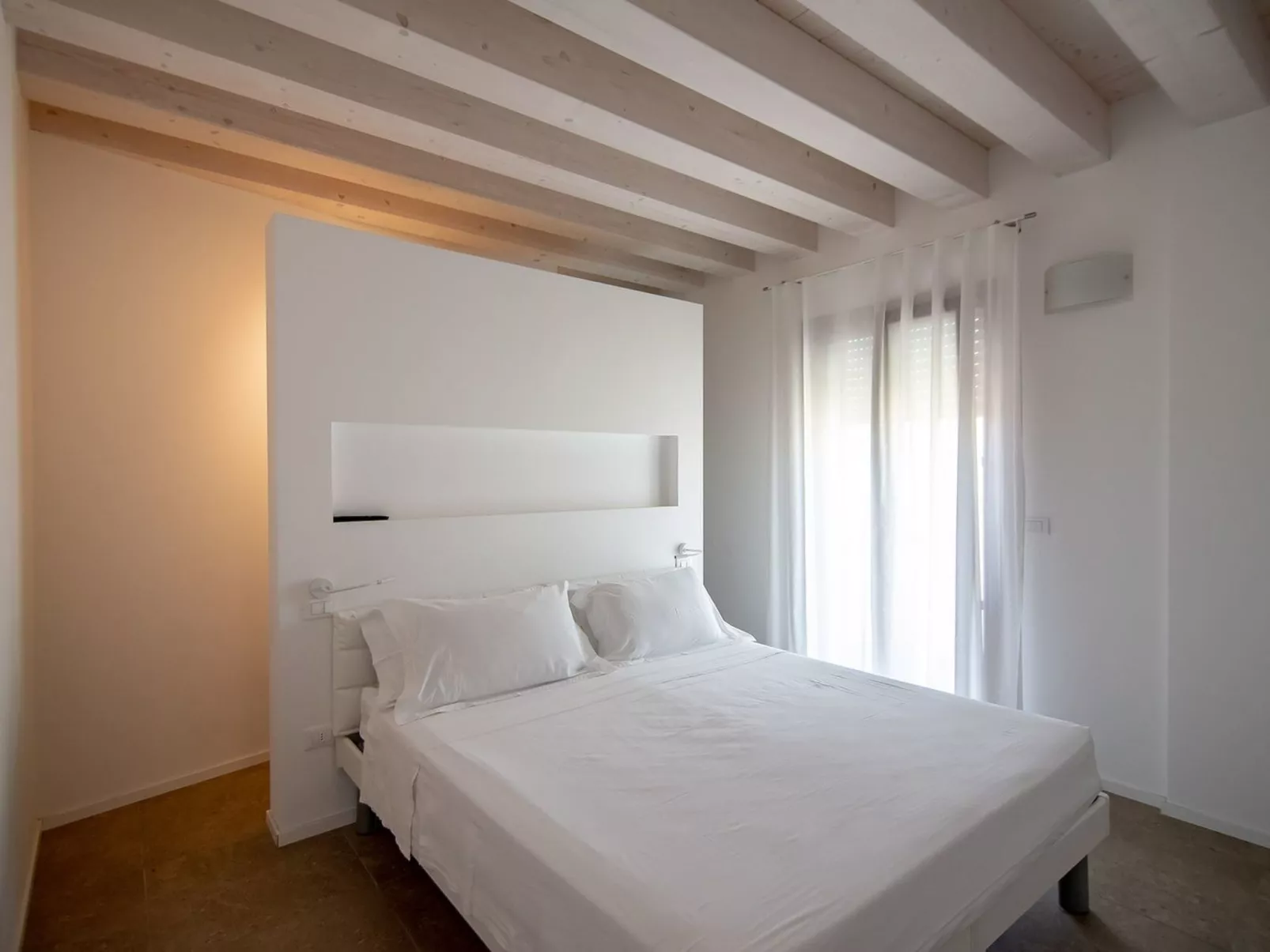 Einzimmerwohnung mit Balkon und Frühstück