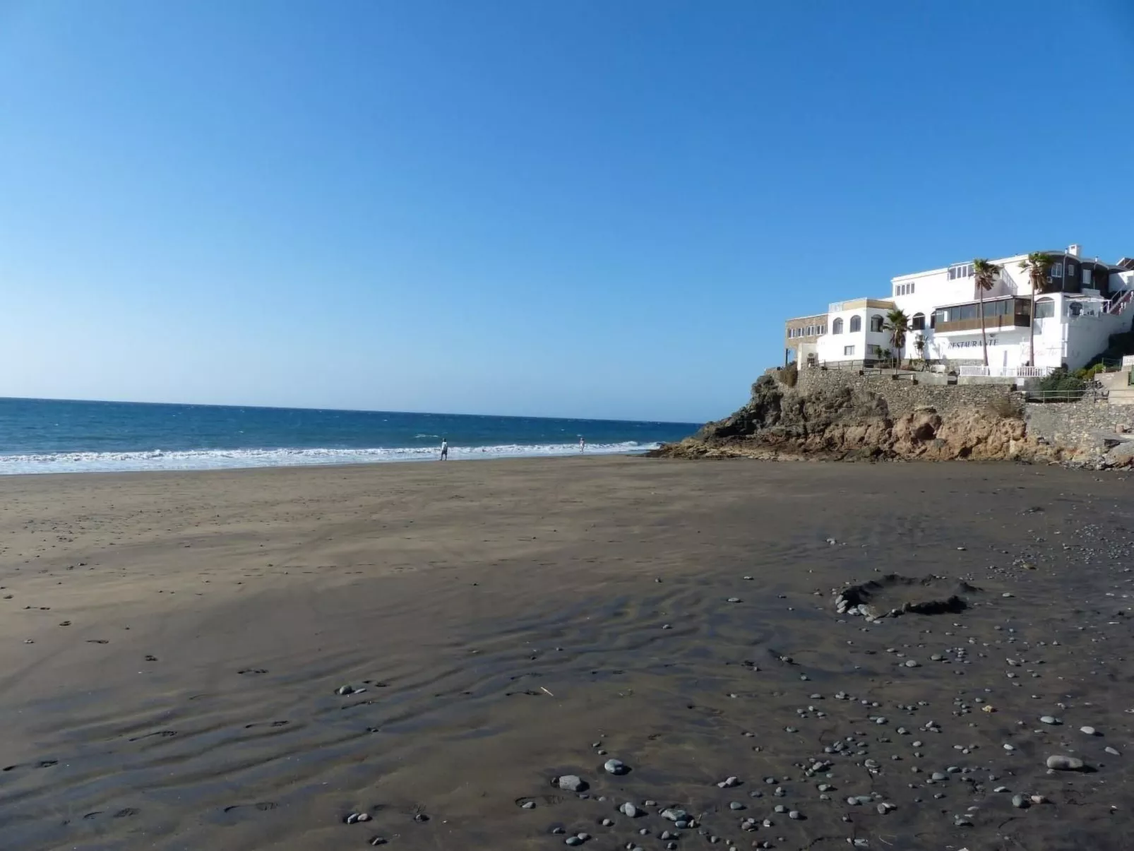 Bungalow auf einem Felsen direkt am Meer-Buiten