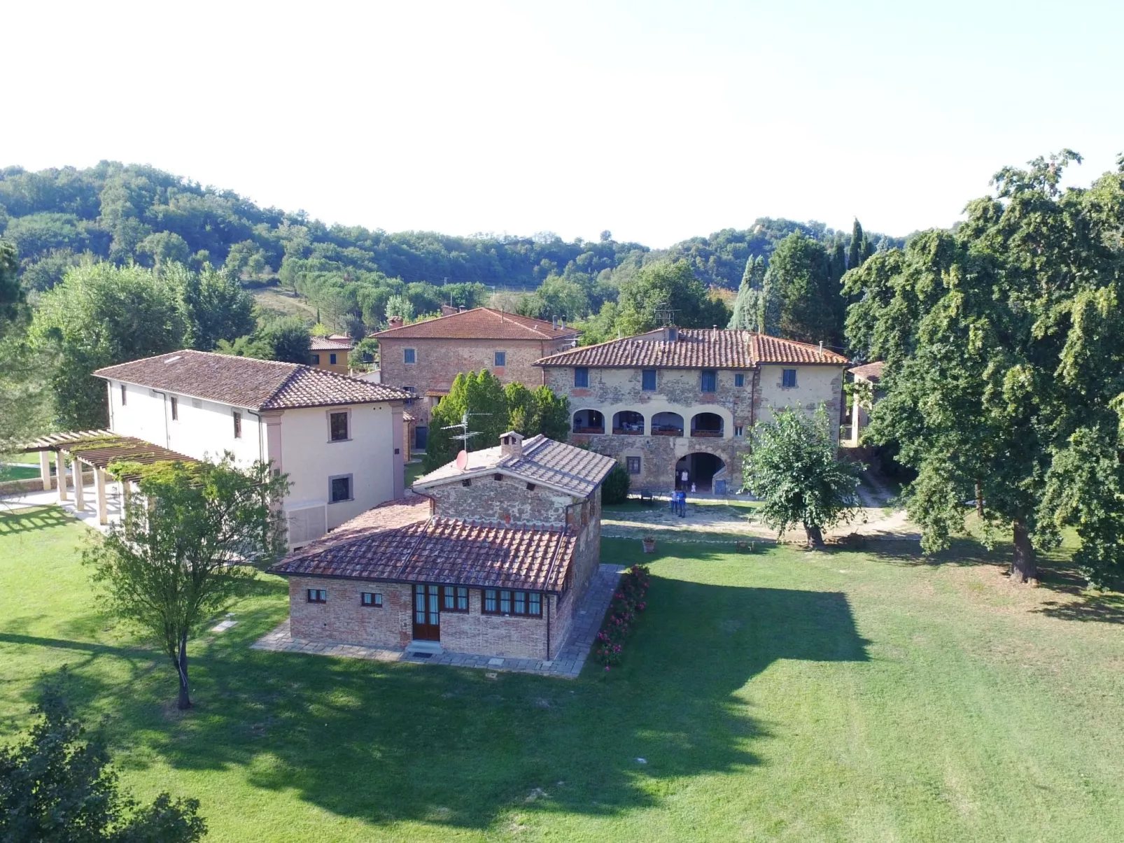 Große Wohnung mit 3 Schlafzimmern und 3 Bädern-Buiten