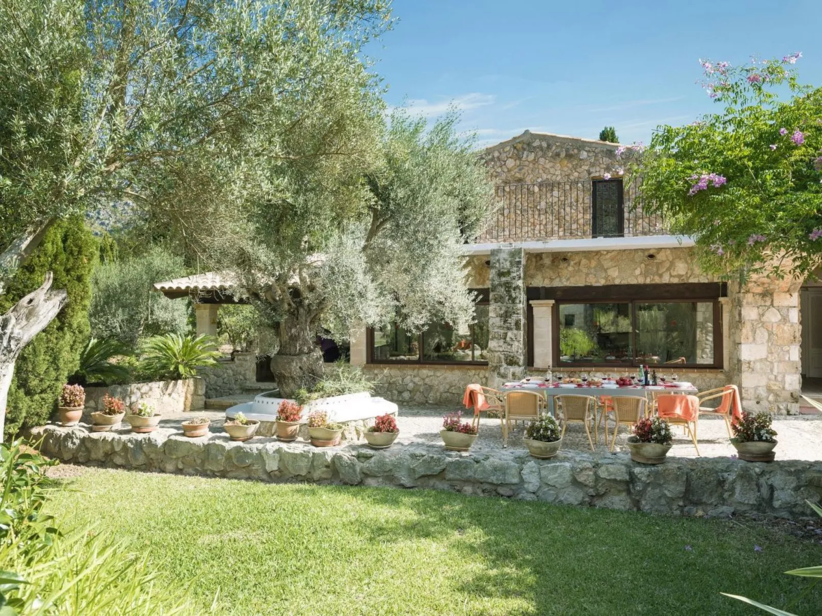 Charmante Villa in der Nähe von Cala San Vicente-Buiten