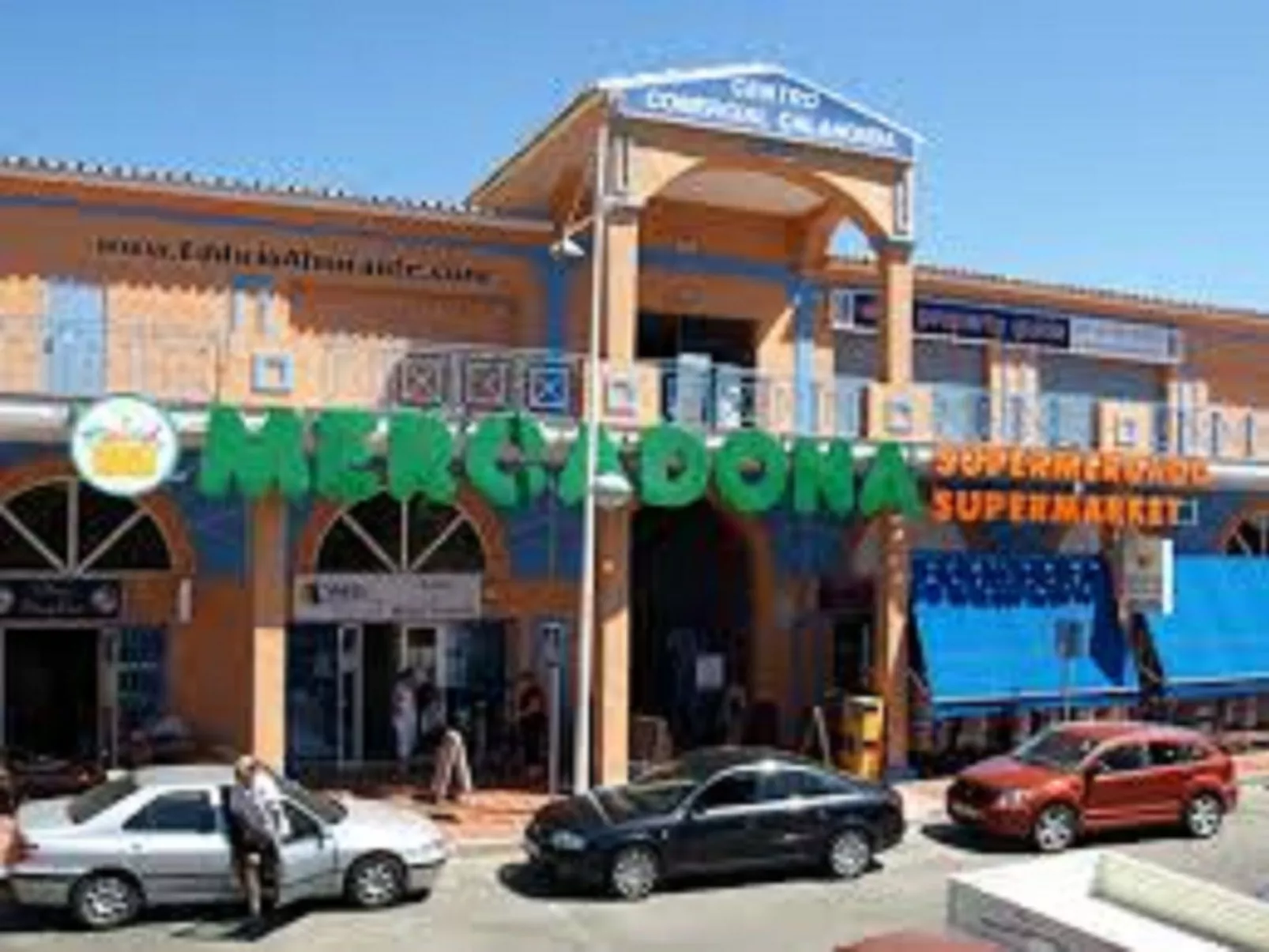 Wunderschöne Ferienwohnung in Las Lagunas De Mijas mit Möblierter Terrasse-Buiten