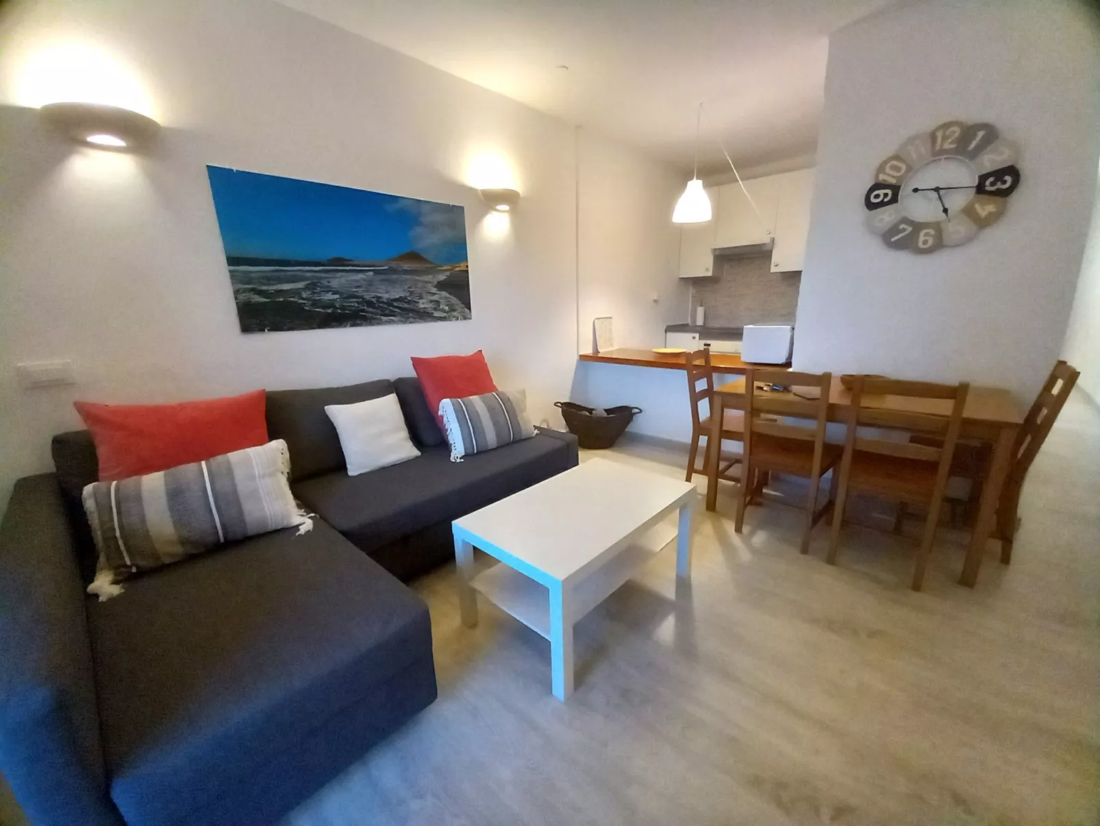 Ferienunterkunft "Marineda Medano".-Binnen