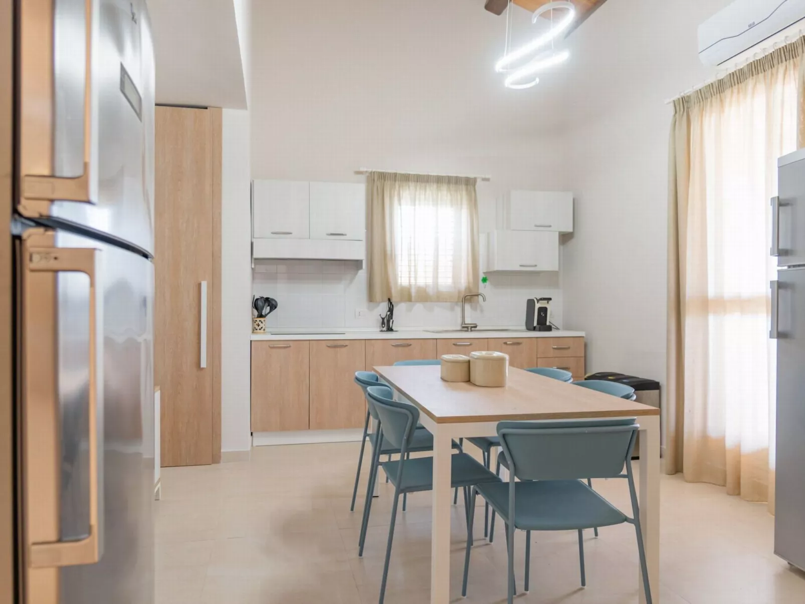 Komfortable und moderne Villa am Strand-Image-tags.info