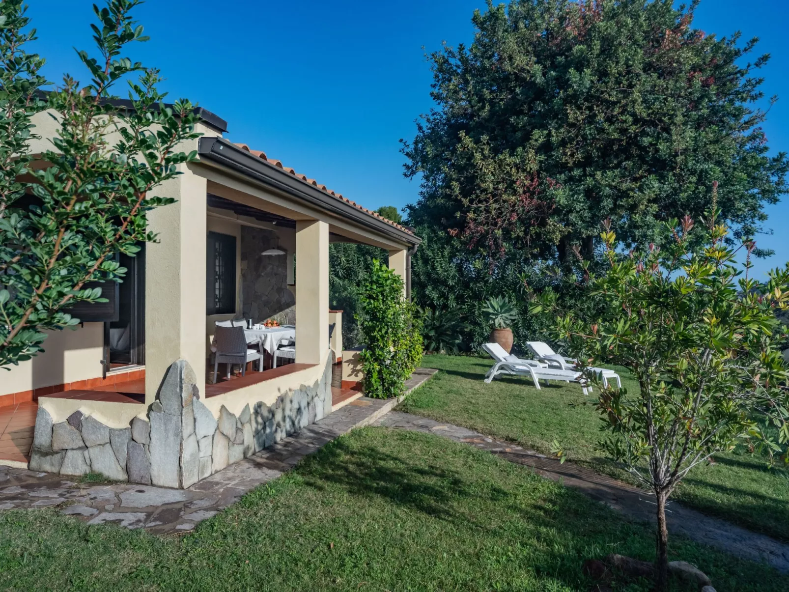 Wunderschöne freistehende Villa in kurzer Entfernung zum Strand und mit herrlic-Buiten