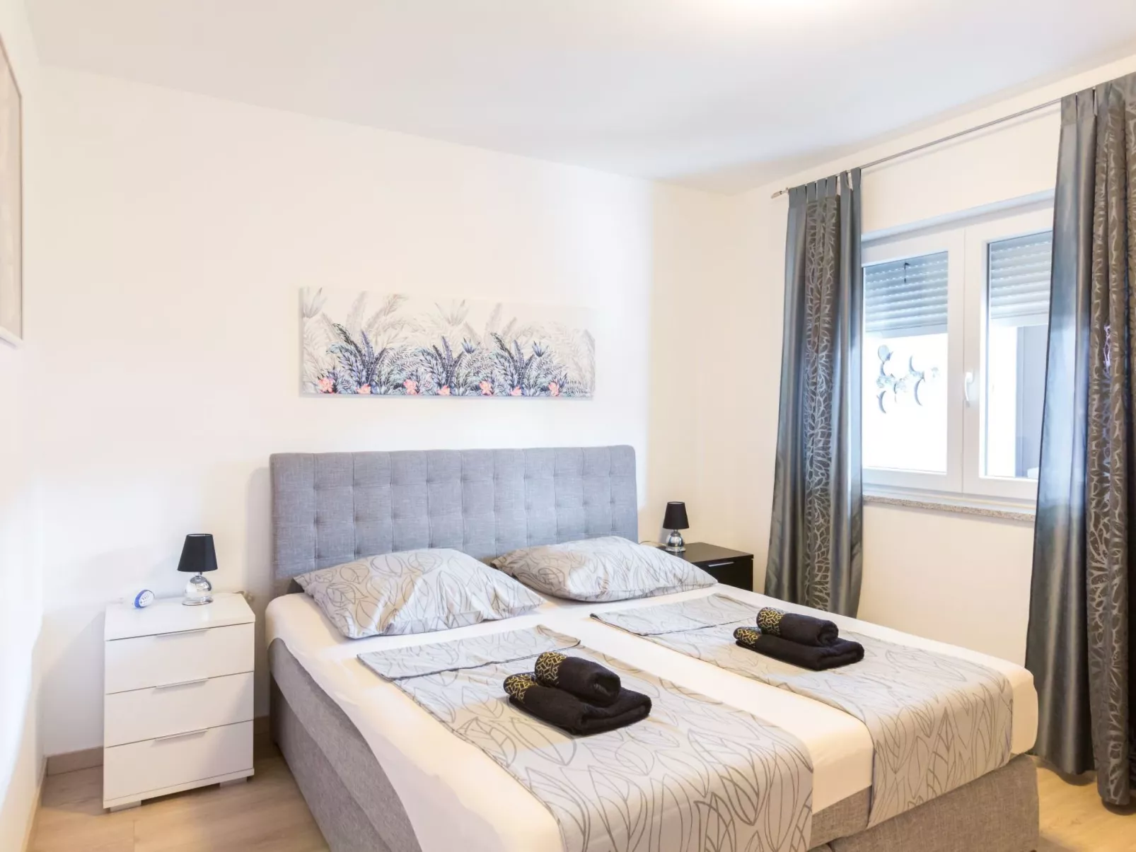 Modernes Apartment As Veliki mit Terrasse-Binnen