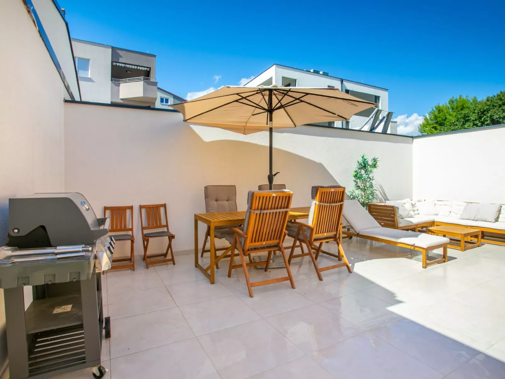 2-Schlafzimmer-Wohnung mit gemeinsamem Schwimmbad-Image-tags.info