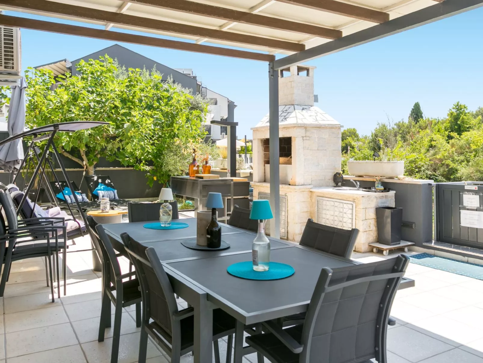 Für 4 Personen ca. 80m, in Medulin-Image-tags.info