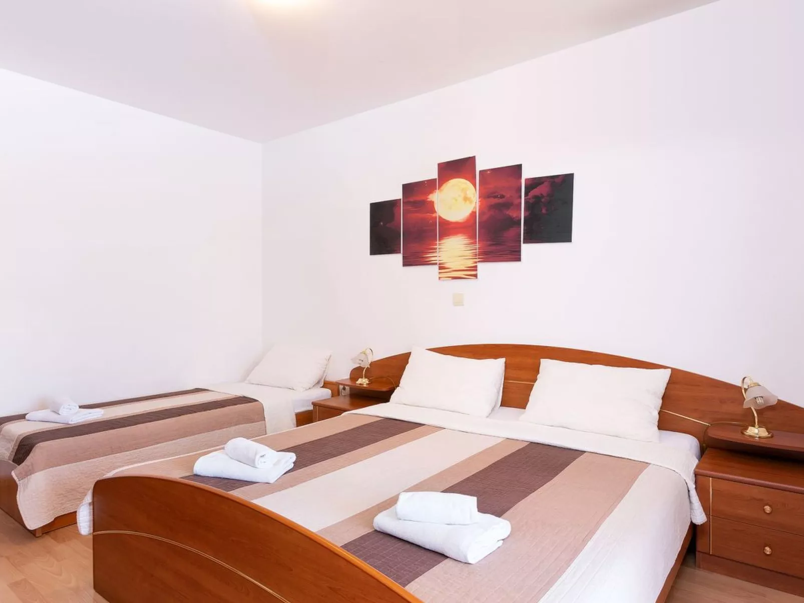 Angenehme Wohnung mit Terrasse und Barbecue-Binnen