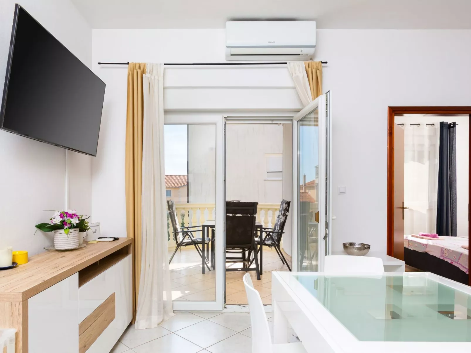 "Davorin" mit Balkon-Binnen