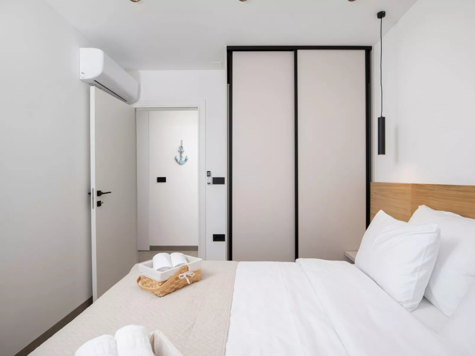 Amore Bijeca - B4-Binnen