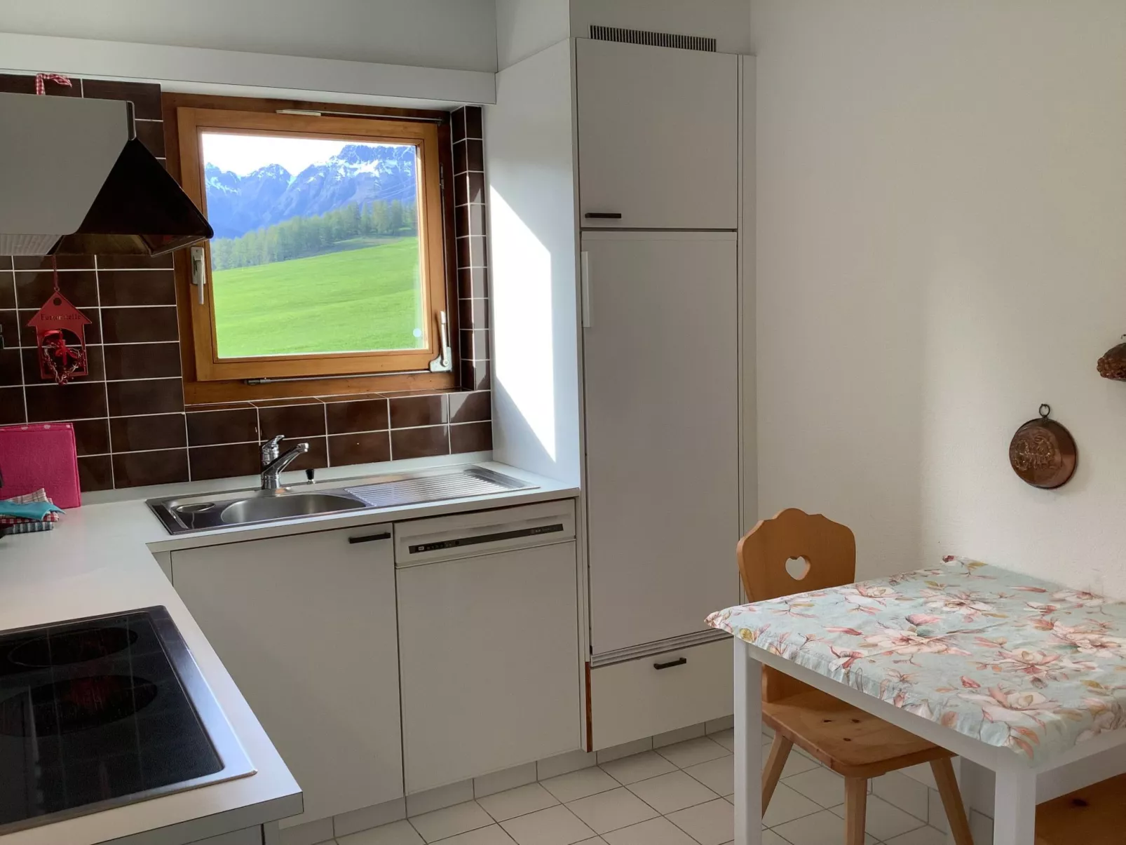 Chesa Auicula-Binnen