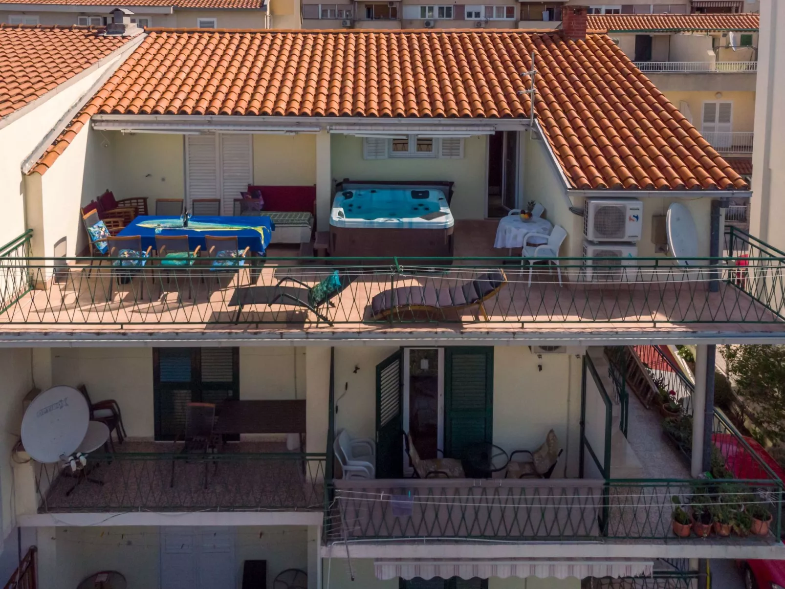 Apartment mit drei Schlafzimmern, Whirlpool und Meerblick-Binnen