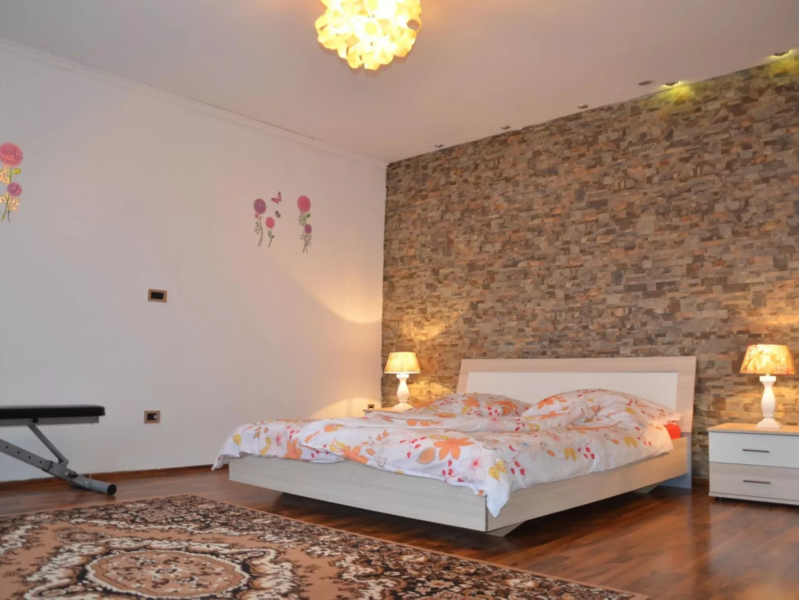 Geräumige Duplexwohnung mit Terrasse und Pool-Binnen