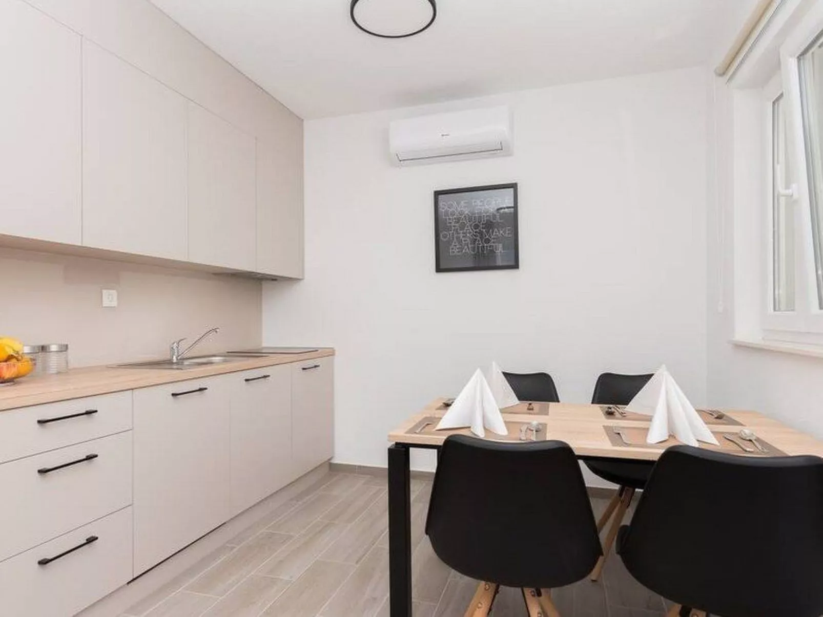 Villa Barisimo - Ferienwohnung 1 für 4 Personen-Binnen