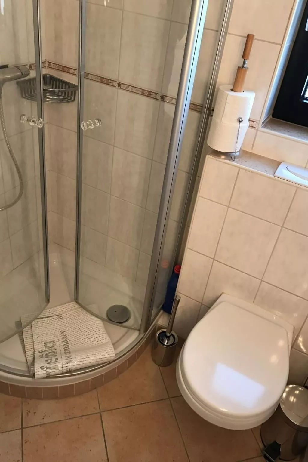 E13 Ferienhaus mit Garten, Terrasse und Deichbli-Binnen