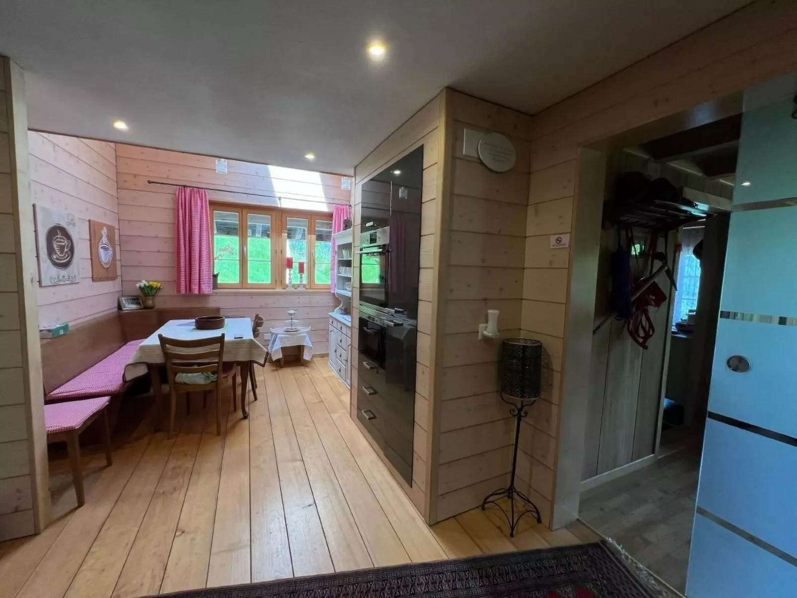 House in the Clouds-Binnen