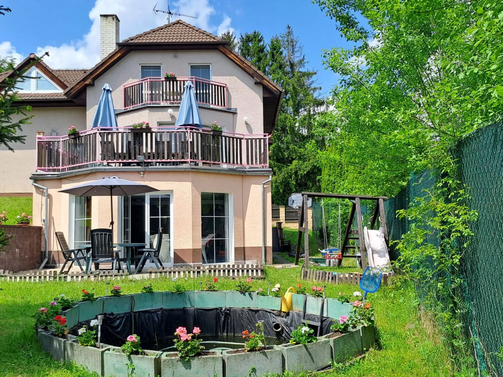 Komfortvilla in Prag, Hallenbad, Whirlpool, Sauna-Buiten