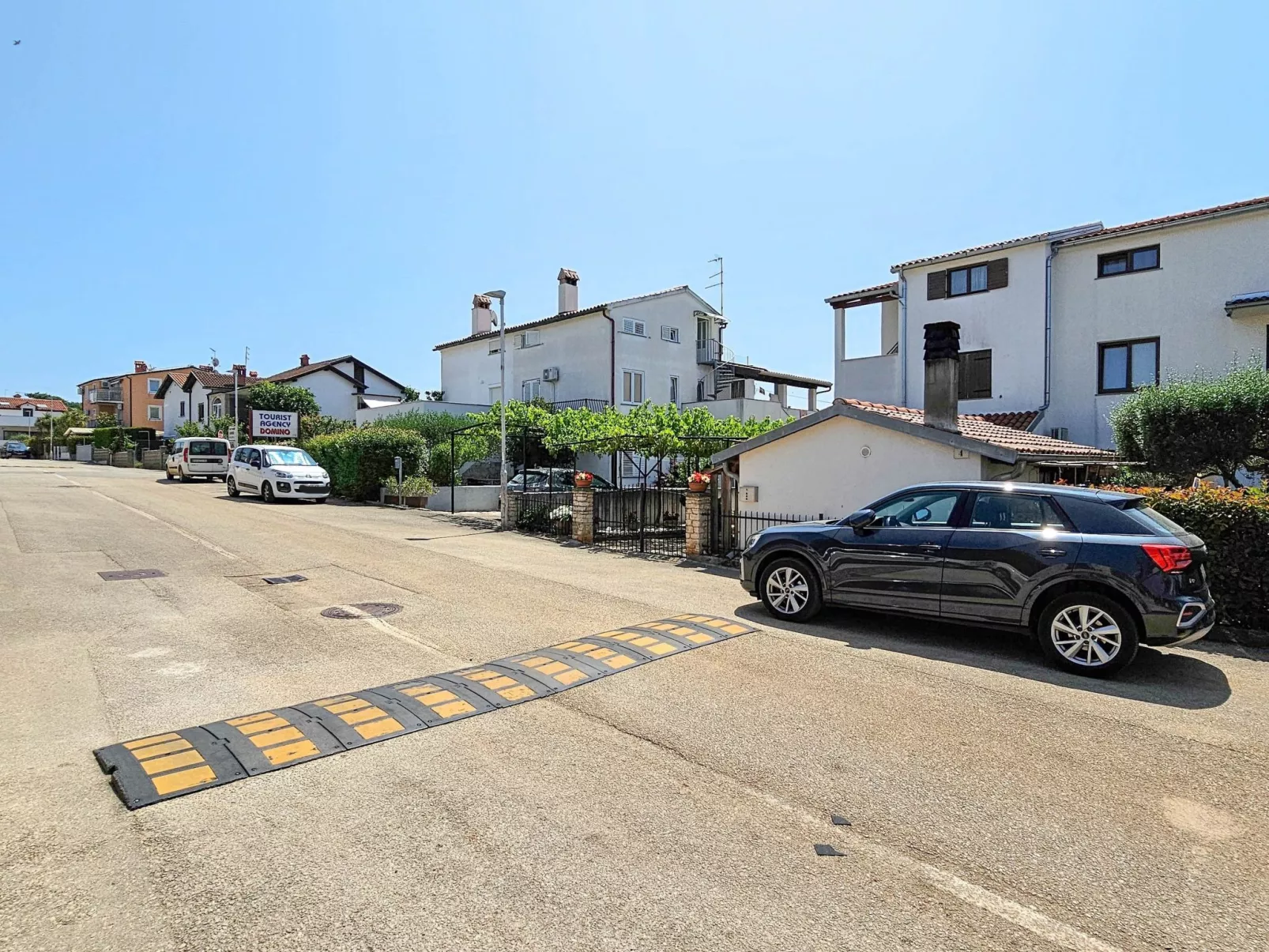 "Lara A4" mit Balkon-Buiten