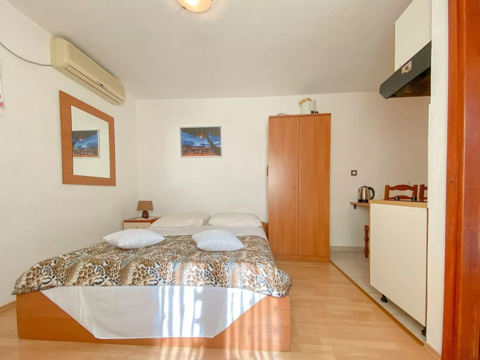 Für 2 Personen ca. 20 m&sup2; in Novigrad, Adriaküste Kroatien (Westküste von I-Binnen