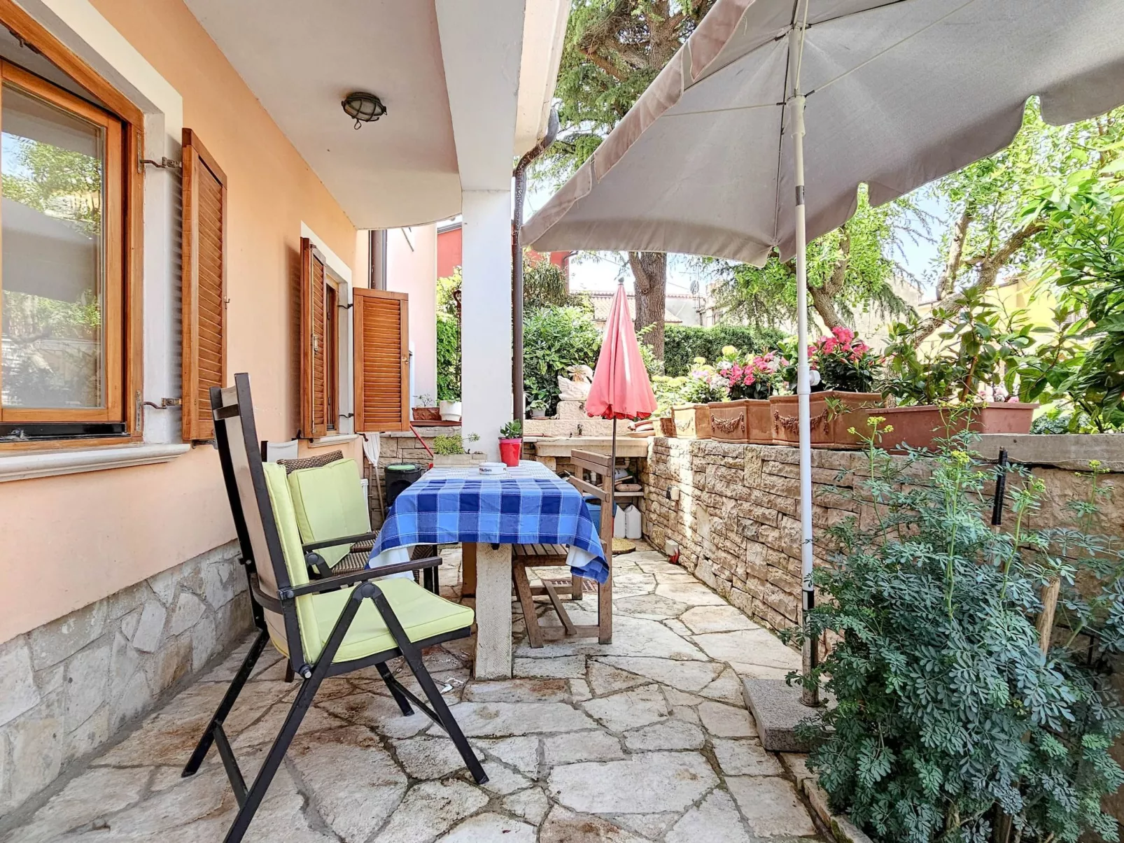 Wohnung "Valentino" direkt am Strand-Buiten