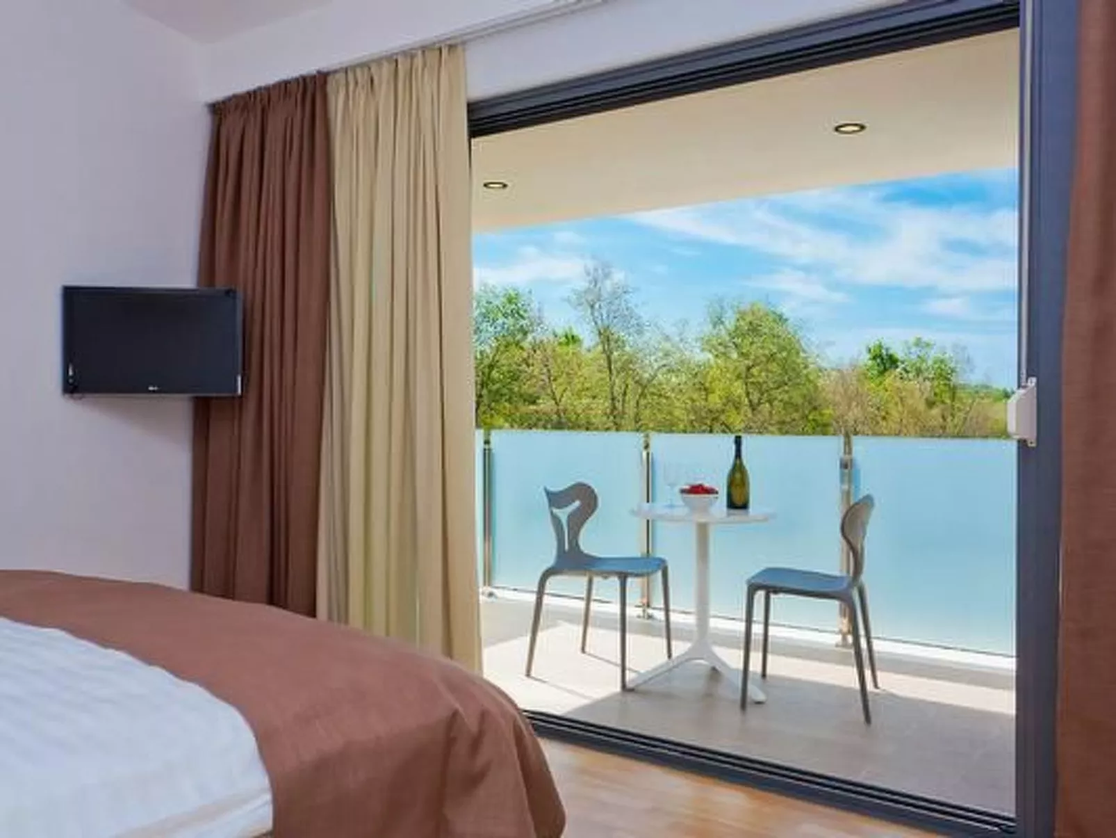 Designvilla mit Dachterrasse und Panoramablick-Image-tags.info